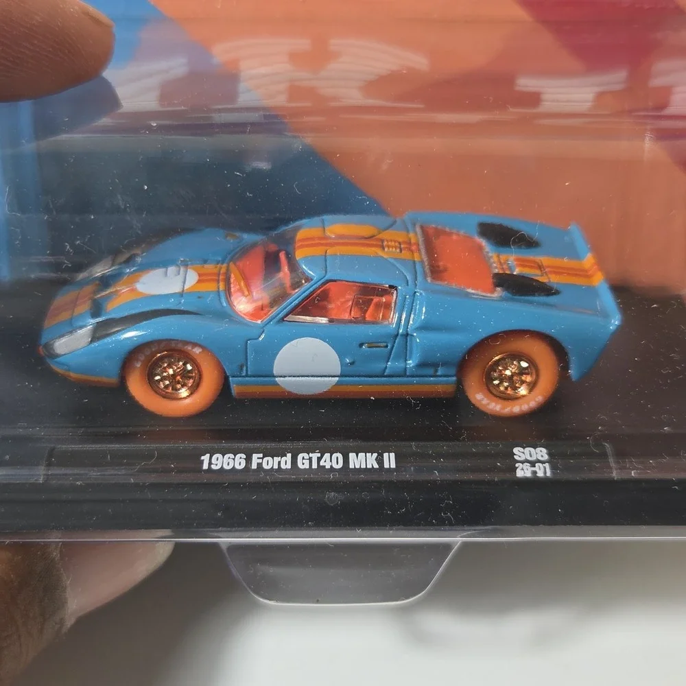 M2 MACHINES AUTO DRIVERS 1966 FORD GT40 MK II CHASE  1/750